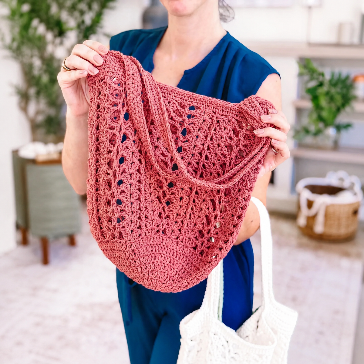 Crocheted mesh market bag in several colors