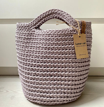 Finished modern crochet tote bag, full view